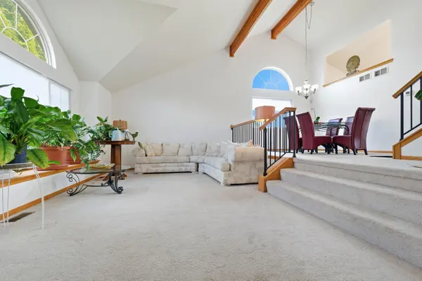 7439 Clark Street, Merrillville, IN 46410