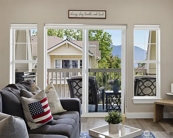 7705 Fairway AVE SE #204, Snoqualmie, WA 98065