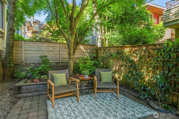 3648 Francis AVE N #D, Seattle, WA 98103