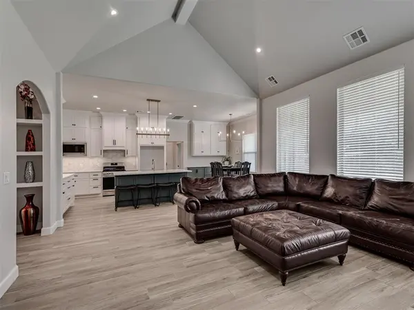 532 Dardanelle PASS, Edmond, OK 73025