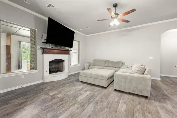233 Timber LN, Harrah, OK 73045