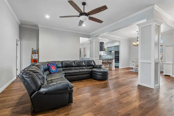 825 Liveoak LN, Blanchard, OK 73010