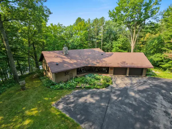 5600 FINNEGAN LAKE LN, Gillett, WI 54124-0000