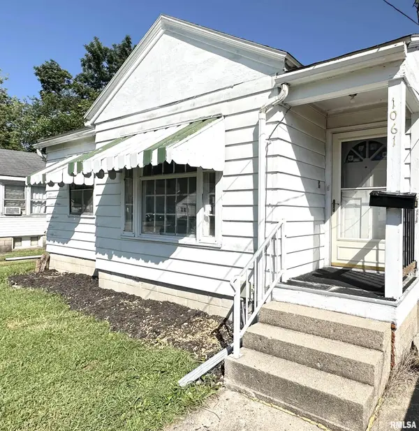 1061 E SOUTH ST, Galesburg, IL 61401