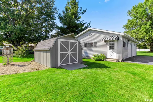 715 N MORAN RD, Trivoli, IL 61569