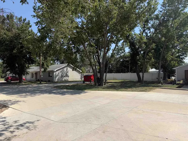 126 S Ohio St A-P, Salina, KS 67401