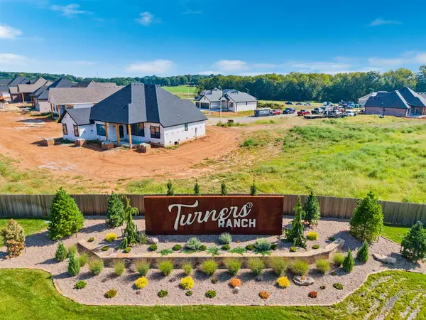 1634 S Pinecone Path, Springfield, MO 65809