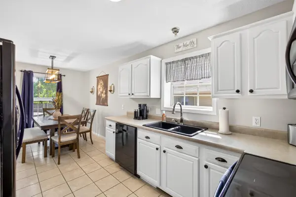 412 E Kay ST, Republic, MO 65738