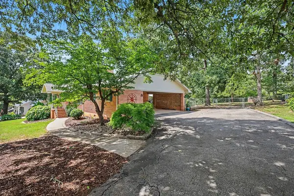 1095 Alexander RD, Taylors, SC 29687