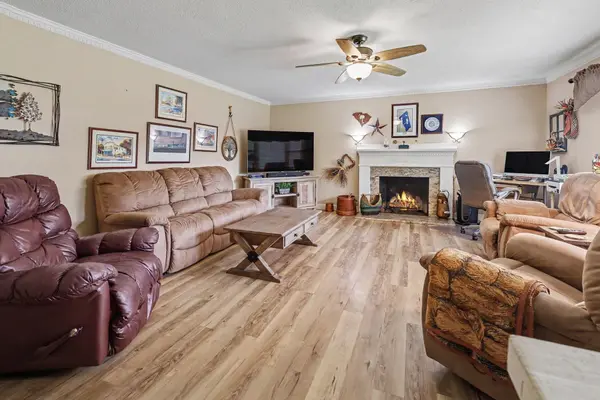 1095 Alexander RD, Taylors, SC 29687
