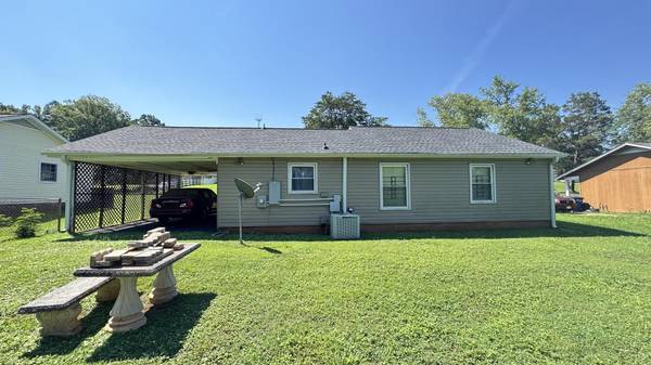 136 Raintree Dr, Spartanburg, SC 29301