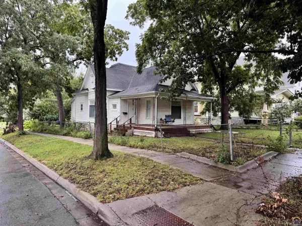 1523 SW Western AVE, Topeka, KS 66604