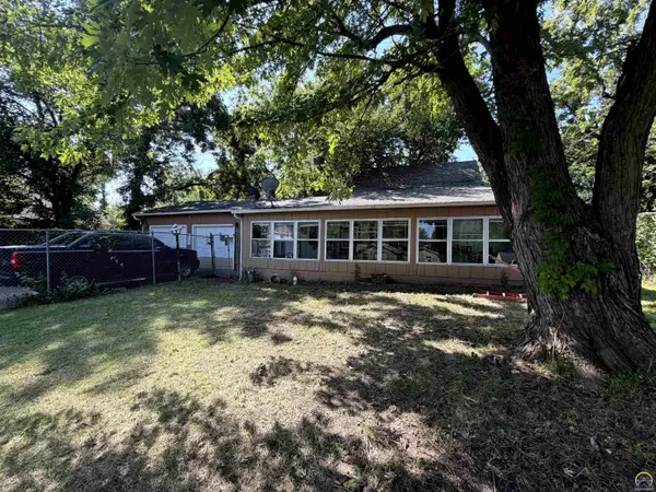 1415 SE 25th ST, Topeka, KS 66605