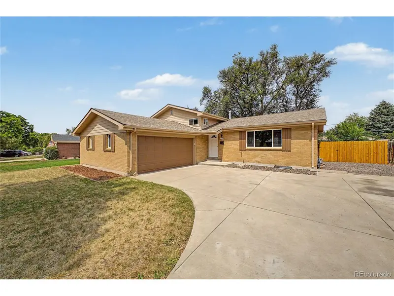 328 Troy, Aurora, CO 80011