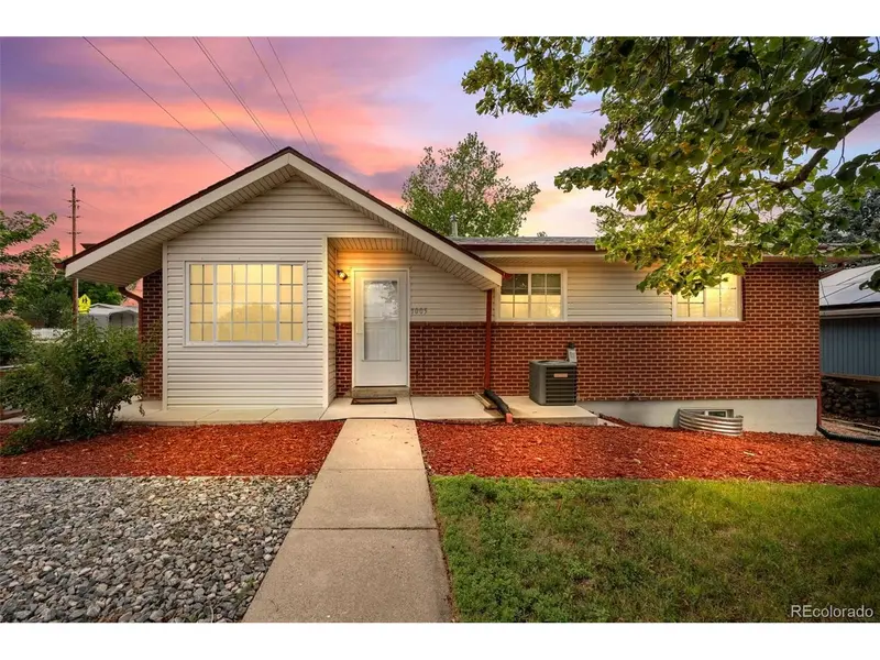 1005 Moss, Golden, CO 80401