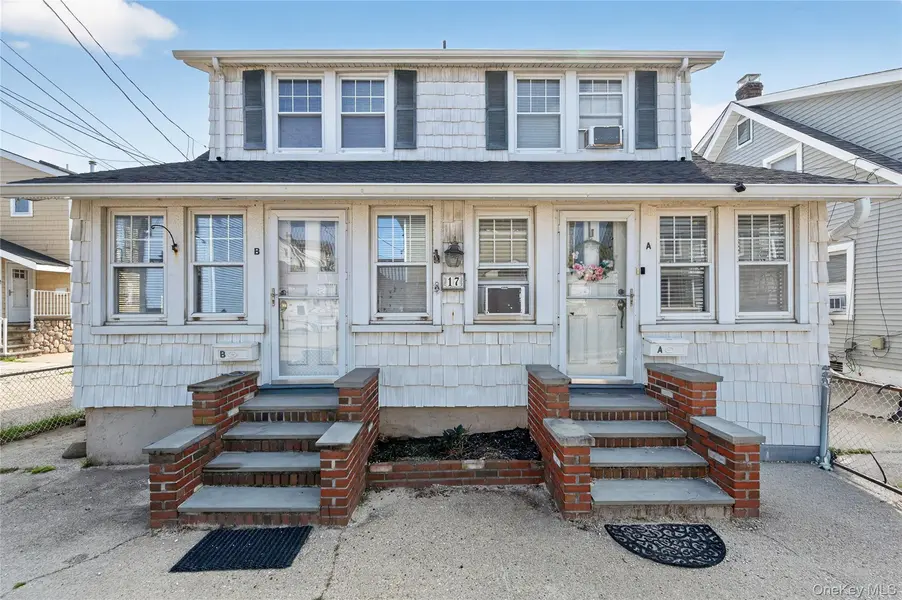17 Shore AVE, Bayville, NY 11709