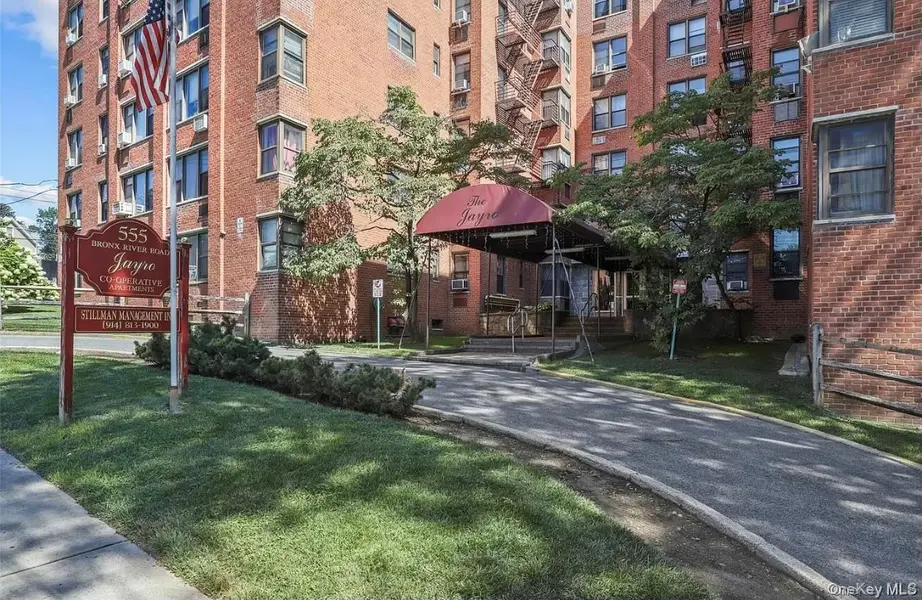 555 Bronx river RD #1k, Yonkers, NY 10704