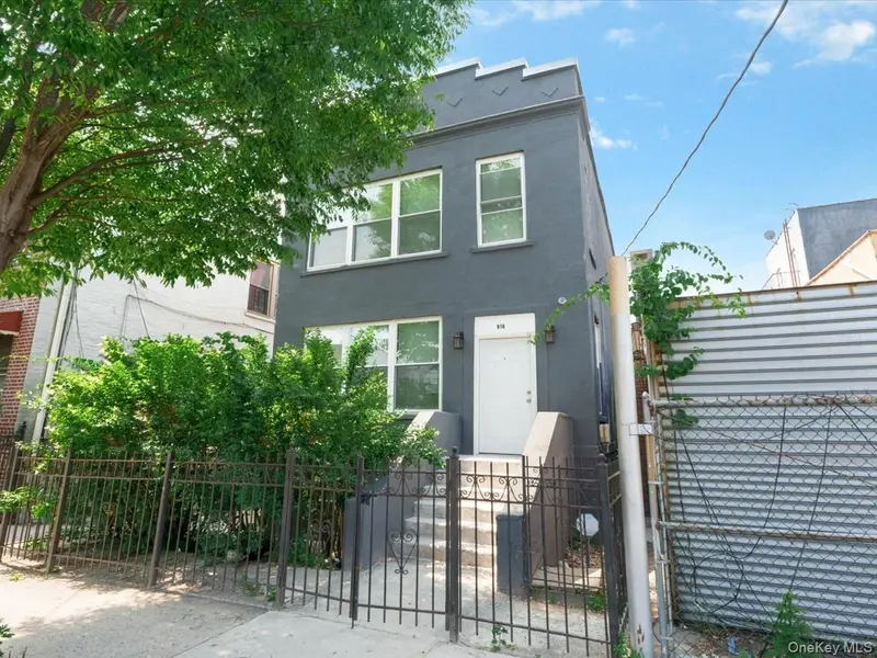 910 E 226th ST, Bronx, NY 10466