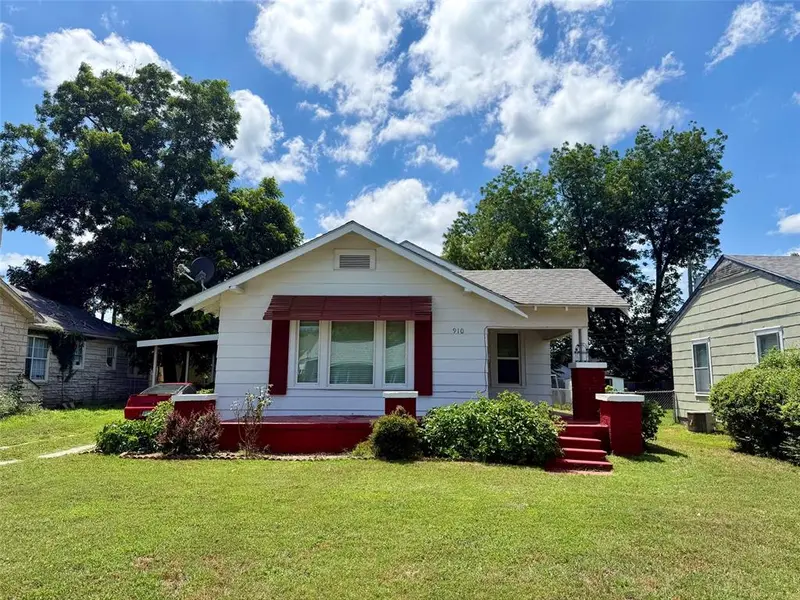 910 Overland CT, Shawnee, OK 74801