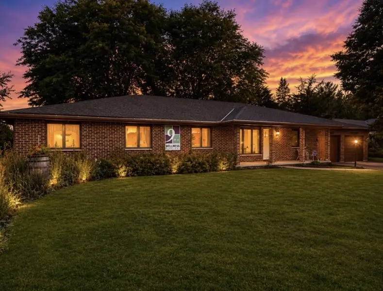 2330 MEADOW PARK DR, Green Bay, WI 54311-6941