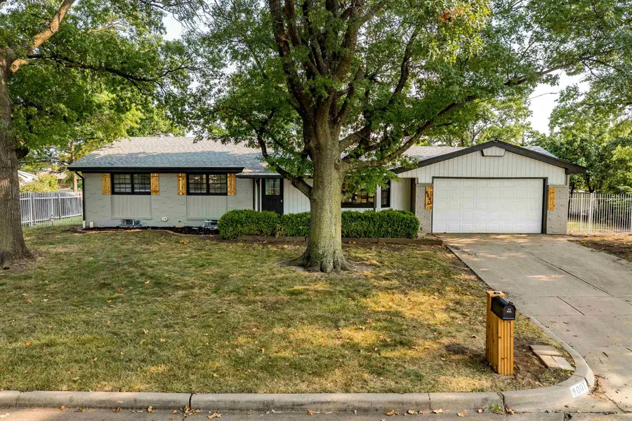 8001 E Willowbrook Rd, Wichita, KS 67207-1129