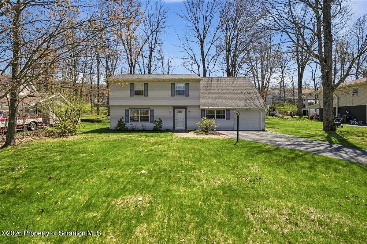 30 Yorktown RD, Mountaintop, PA 18707