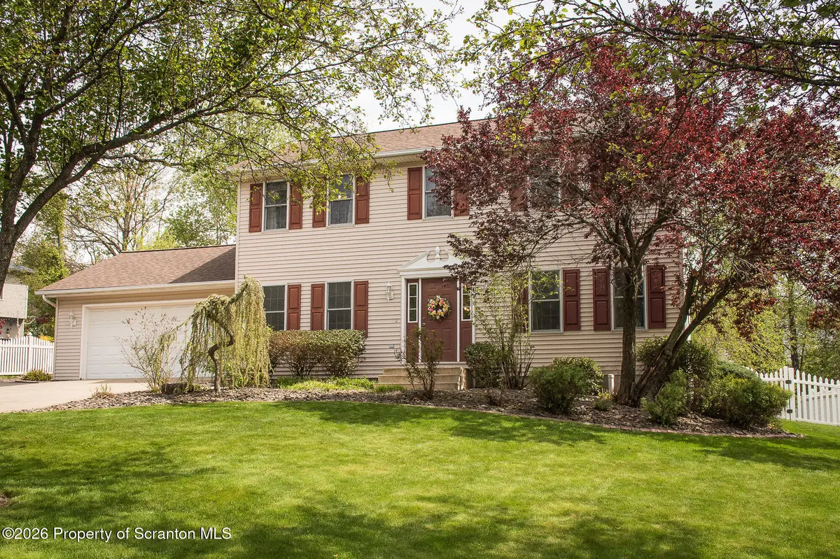 410 Deer Run DR, Archbald, PA 18403