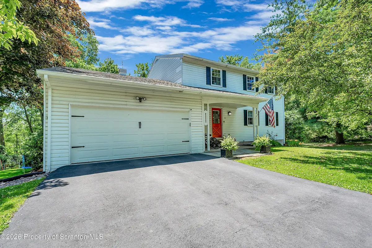504 Old Colony RD, South Abington Twp, PA 18411