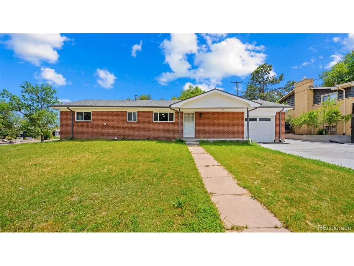 1001 Parkview, Colorado Springs, CO 80905