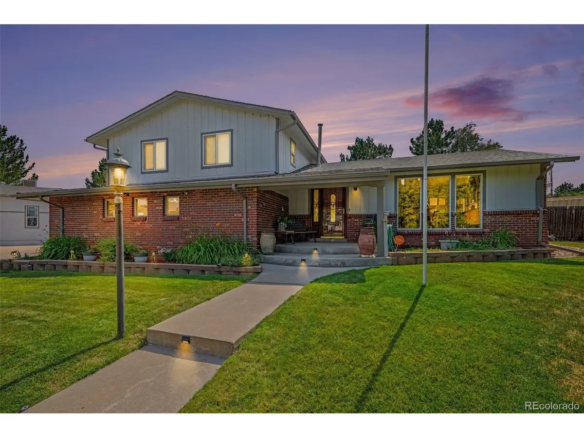 8143 S Otis, Littleton, CO 80128
