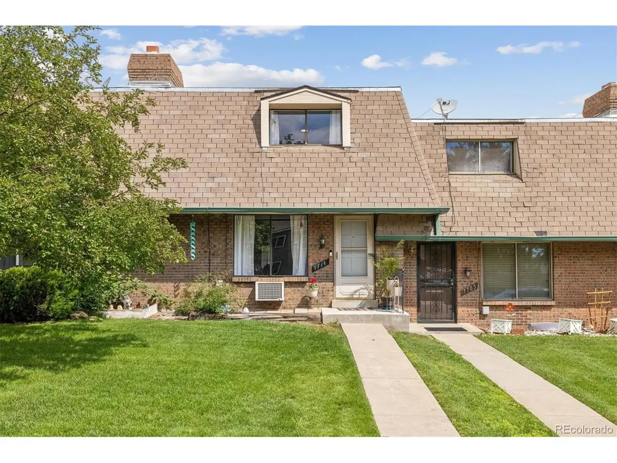 7711 W GLASGOW, Littleton, CO 80128