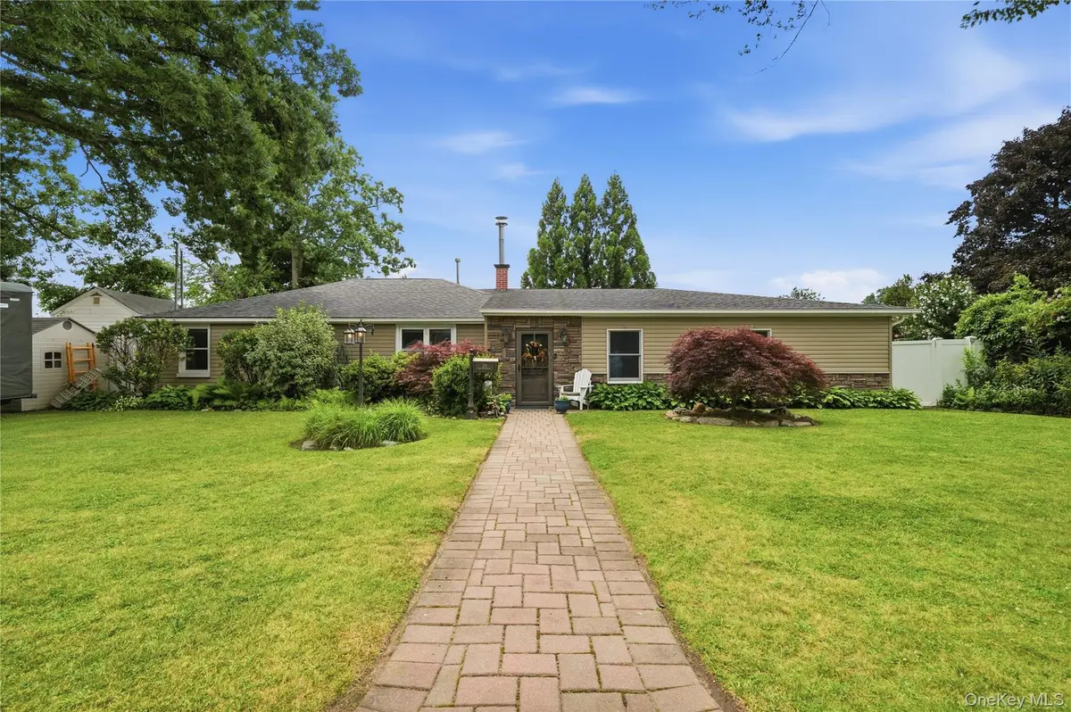 178 New Hampshire AVE, Massapequa, NY 11758
