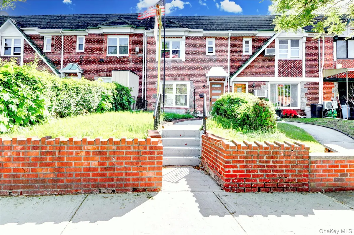 6110 84th ST, Middle Village, NY 11379