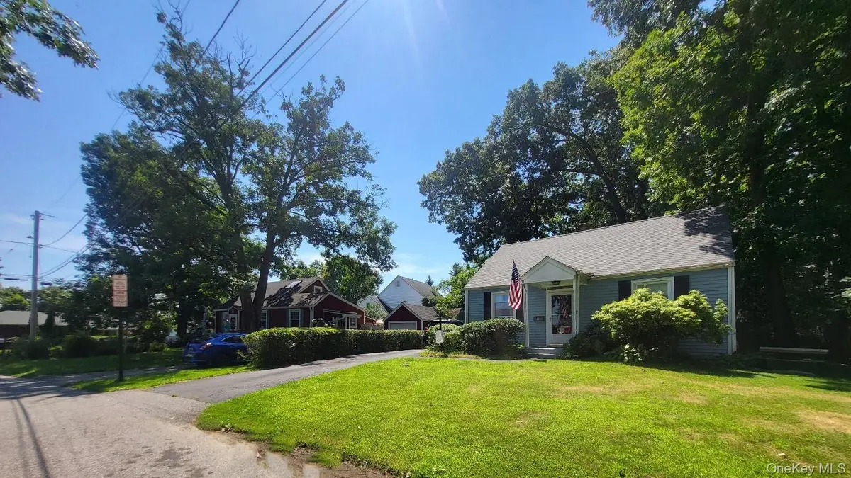 3 Vanamee ST, Newburgh, NY 12550