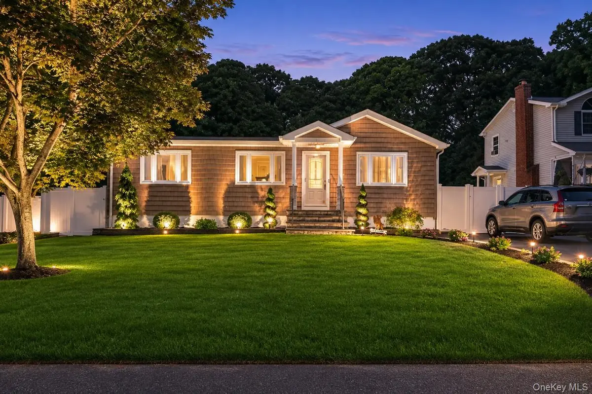 193 Ohls ST, Patchogue, NY 11772