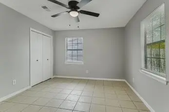 403 Edmond ST, Taylor, TX 76574