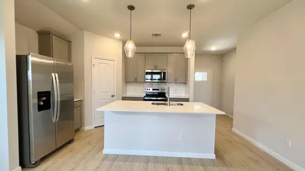 212 Rock Springs DR, Marble Falls, TX 78654