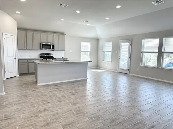 131 Spiny Lizard LN, San Marcos, TX 78666