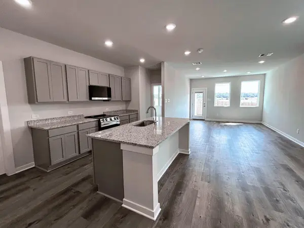 252 Firefox WAY, Jarrell, TX 76537