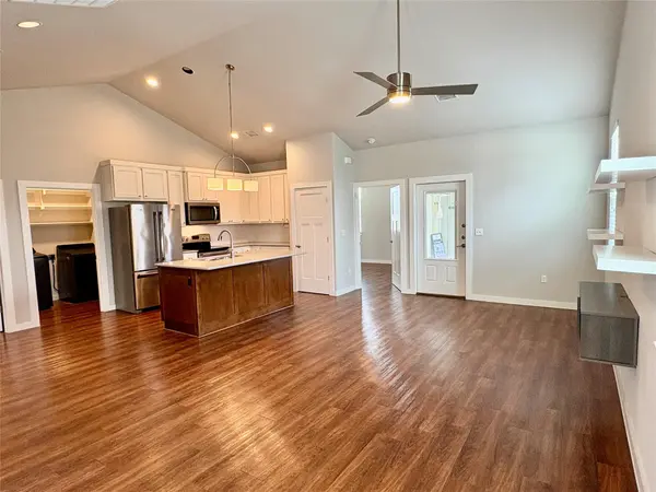 241 Rose DR #B, Dripping Springs, TX 78620
