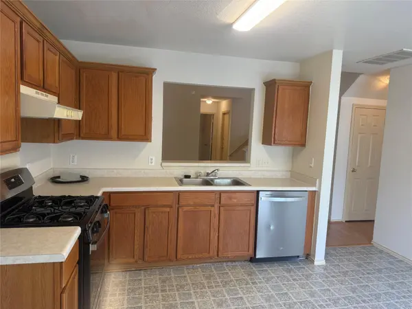 902 Moser River DR, Leander, TX 78641