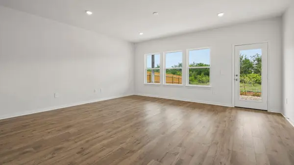 203 MUSTANG LAKE CIR, Buda, TX 78610