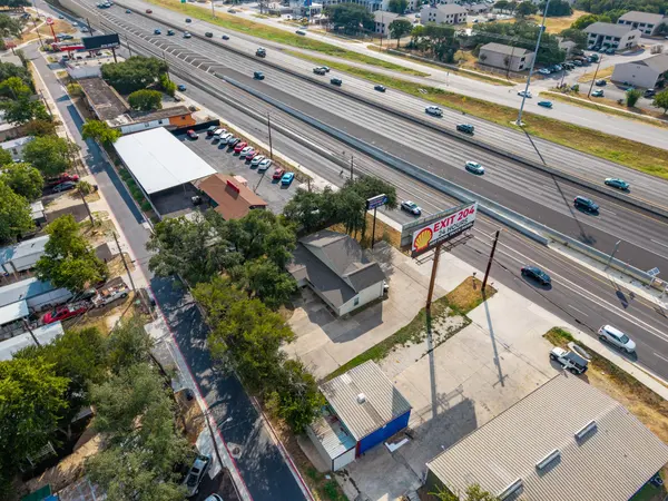 1712 N Interstate 35 FWY, San Marcos, TX 78666