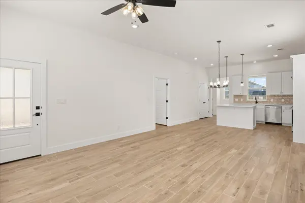 802 S Creek ST #101, Fredericksburg, TX 78624