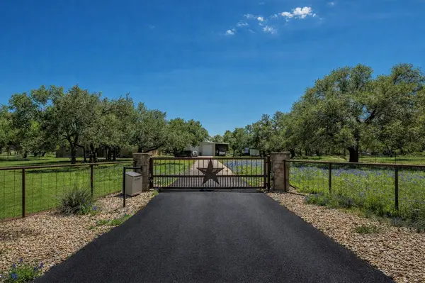 30201 LIVE OAK TRL, Georgetown, TX 78633