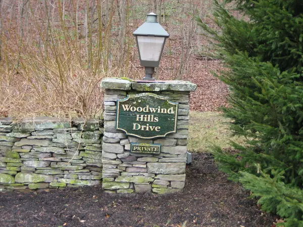 1011 Woodwind Hills DR,  Dalton,  PA 18414