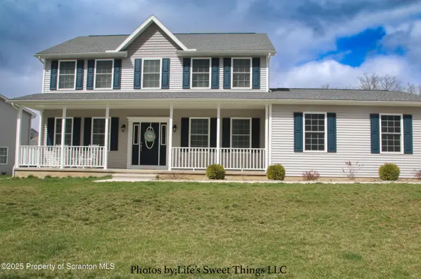 525 Poppy LN,  Moosic,  PA 18507