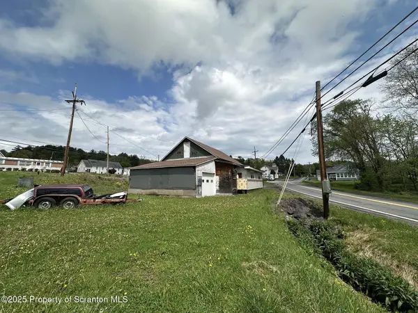 1642-1646 PA-307, Lake Winola, PA 18625