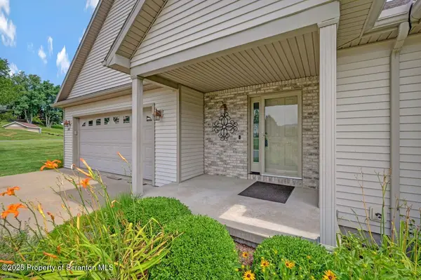 104 Grandview Drive DR, Tunkhannock, PA 18657