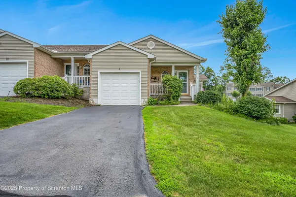 8 Parkland DR,  South Abington Twp,  PA 18411